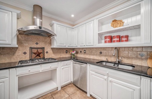 Harleston Village House | Harleston Village Family Friendly Downtown Home