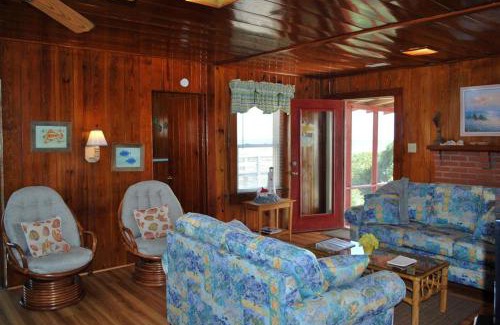 Holden Beach House | Harley's Better Half