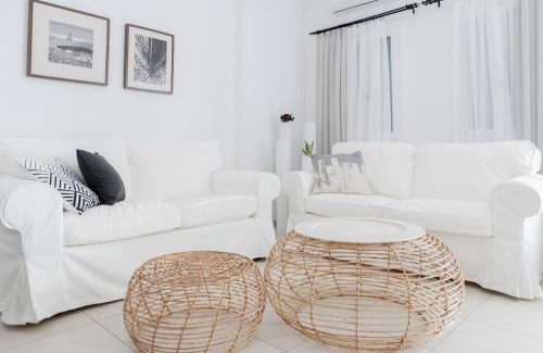 Kamari Apartment | Harmonia House
