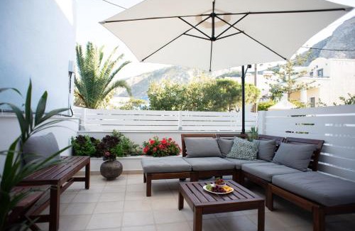 Kamari Apartment | Harmonia House