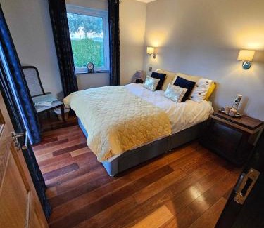 Londonderry House | Harmony Cottage