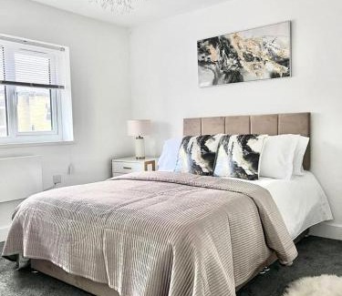 Ainley Top Apartment | Harmony home Lindley Huddersfield