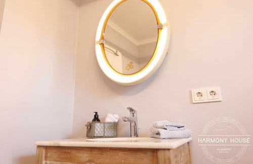 Handewitt Villa | Harmony House