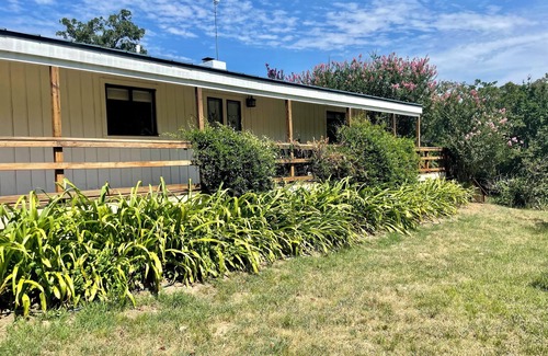 Smithville House | Harmony Pines - Stunning 3BR Retreat Center on 25 acres