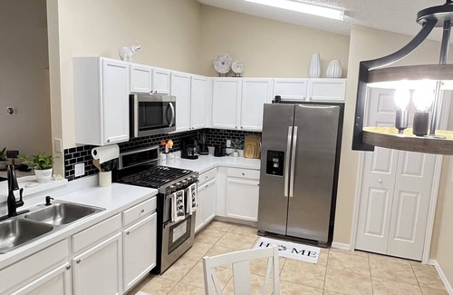 Crescent Lakes House | Harmony Place Gorgeous 3 Beds and 2 Baths Home with Pool.