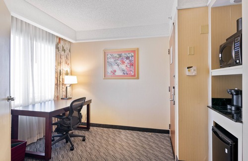 Secaucus Hotel | Harmony Suites