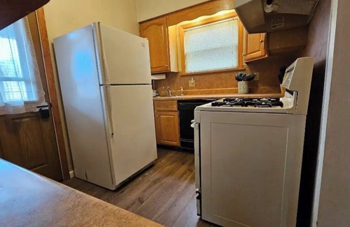Johnstown House | Harold Hidden Haven - Close to area Hospitals