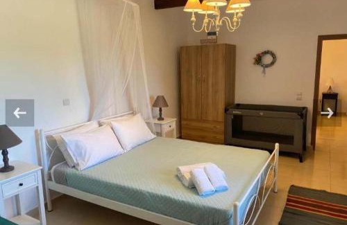 Ayios Pandeleimon House | Haroupia