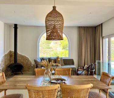 Kamari Villa | Haroupia Hillside Villa