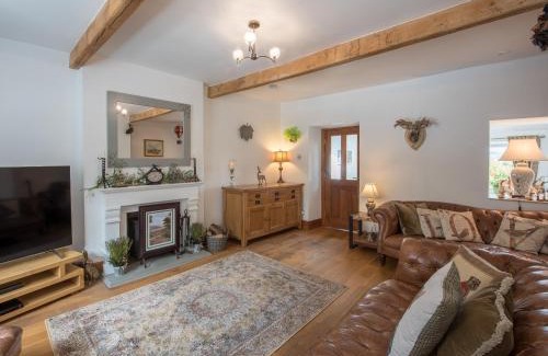 Fence House | Harpers Cottage