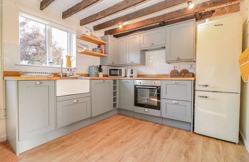 Syderstone Cottage | Harpers Cottage - sleeps 4 guests in 2 bedrooms