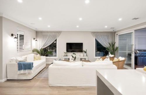 Werribee House | Harpley Estate - Luxurious Family Werribee Getaway
