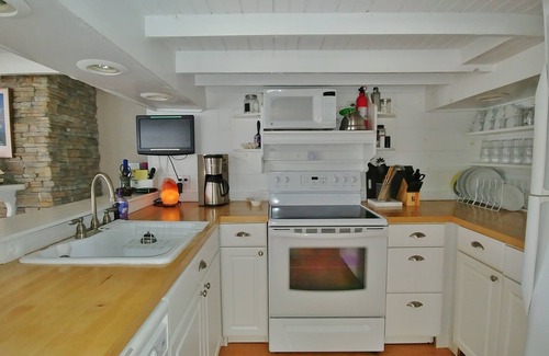 Mid-Coast and Islands Cottage | HARPSWELL MAINE - The Cottage @ AshPoint
