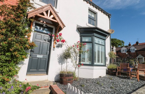 Briggswath Cottage | HARRIET'S COTTAGE, pet friendly, with open fire in Briggswath