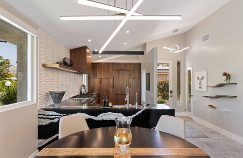 Canyon Corridor Condo | Harriet's Hideaway Newly Renovated, Modern Luxury in South Palm Springs