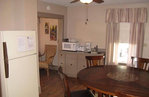 Put-in-Bay Cabin | Harriet's House