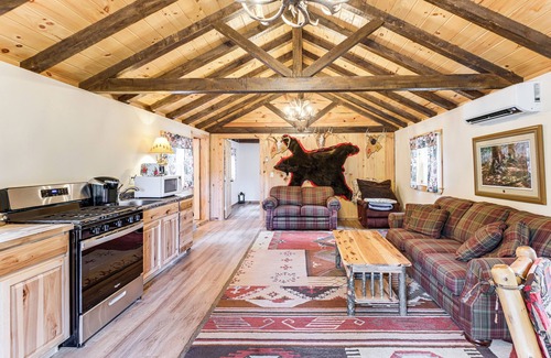 Harrington Cabin | Harrington Cabin w/Grills - Near Beaches & Hiking