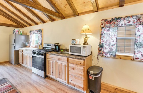 Harrington Cabin | Harrington Cabin w/Grills - Near Beaches & Hiking