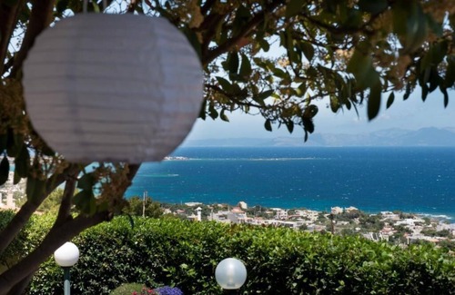 Paralias Apartment | Harris elegant house superb sea view near airport
