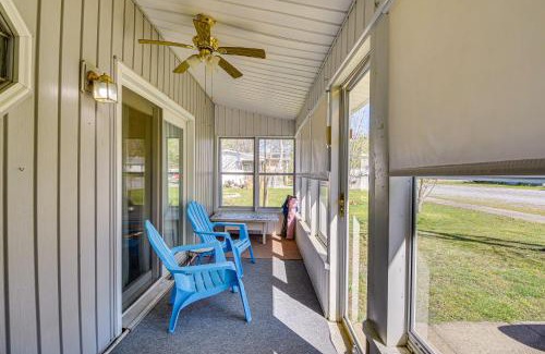 Harrisburg House | Harrisburg Home with Private Yard and Screened Porch!