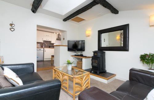 Cymau House | Harrison's Cottage