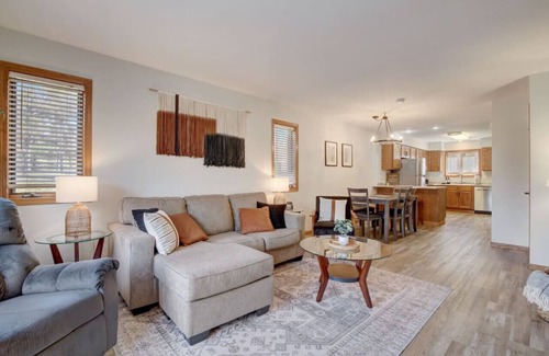 Lake Delton Condo | Harrison's Hideaway at Tamarack - Great Location!