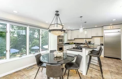 Harrisonburg House | Harrisonburg Heaven on the Hill