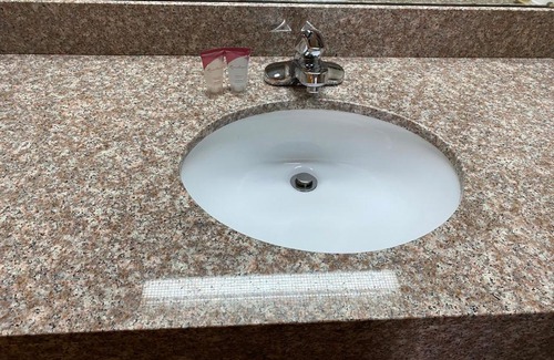 Harrisonville Hotel | Harrisonville Inn & Suites