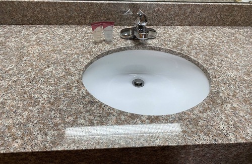 Harrisonville Hotel | Harrisonville Inn & Suites