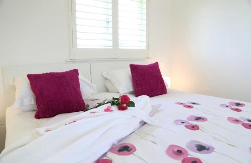 Hunston Bed & Breakfast | Harry's at Spire Cottage Dog friendly cottage