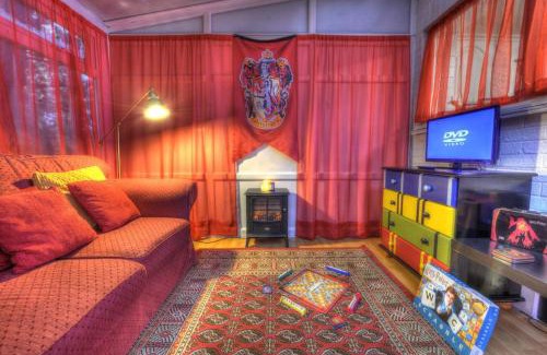 Watford Apartment | Harry's House (Muggles welcome too!)