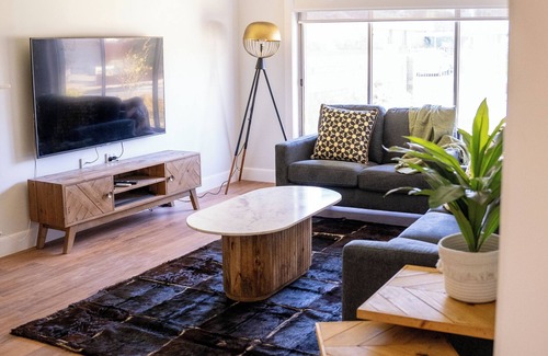 Shepparton House | Harry's Place -Easy Access Stay