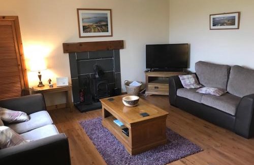 Ardroil House | Harsgeir View Holiday Cottage -Wifi Go green