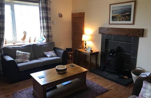 Ardroil House | Harsgeir View Holiday Cottage -Wifi Go green