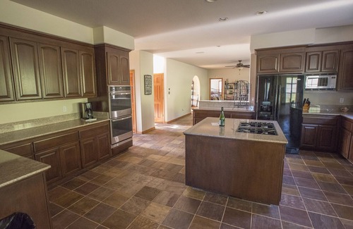 Lotus House | Hart 2 Hart Vineyards Winery Estate Farmhouse: Beauty in Coloma Valley
