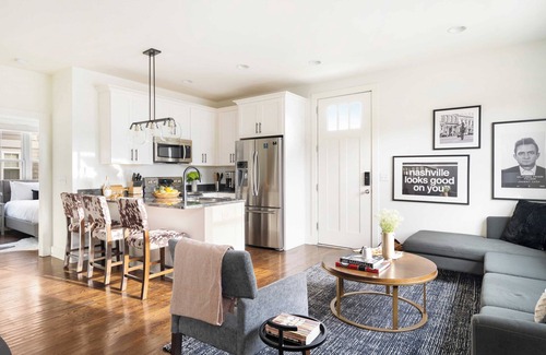 South Nashville Cabin | Hart Suite 2 by Avantstay Gorgeous Town House w/Modern Amenities in Nashville!