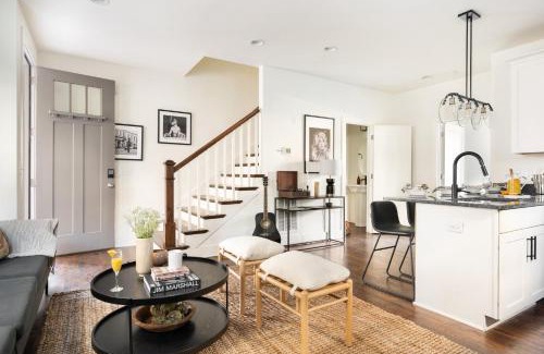 Chestnut Hill House | Hart Suite 6 by AvantStay Gorgeous Town House w Modern Amenities in Nashville