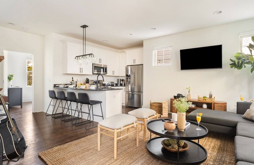 Chestnut Hill Apartment | Hart Suite 7 by AvantStay |Gorgeous Town House w/Modern Amenities in Nashville!