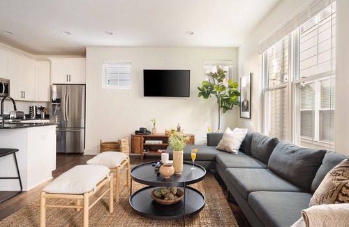 Chestnut Hill Apartment | Hart Suite 7 by AvantStay |Gorgeous Town House w/Modern Amenities in Nashville!