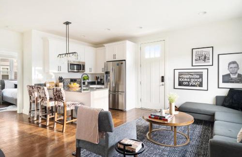Chestnut Hill Apartment | Hart Suite Buyout 2 by AvantStay Two Nashville Town Houses w Stunning Amenities Design