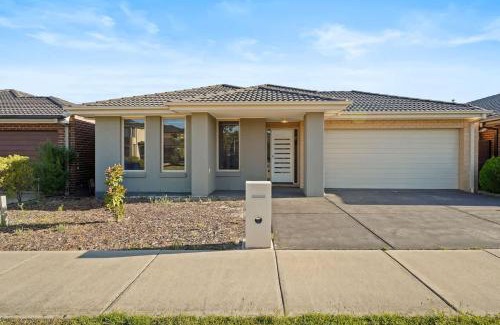 Clyde House | Hartleigh Estate - Sophisticated Family Living