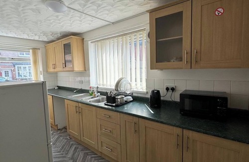 Hartlepool House | Hartlepool - 2 bedroom - near seaside - Sleeps 5
