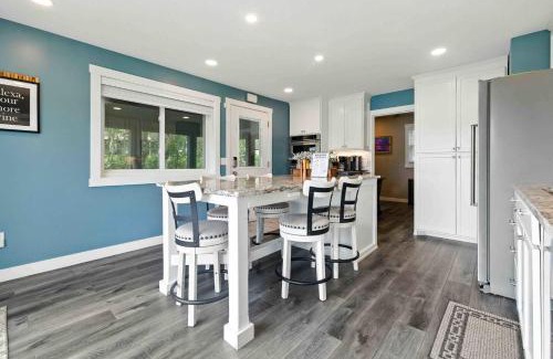 Brainerd House | Hartley Lake Hideaway - The Perfect Getaway!