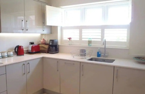 Hartley Wintney House | Hartley Wintney A Home From Home