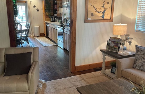 Townville House | Hartley’s Haven on beautiful Lake Hartwell