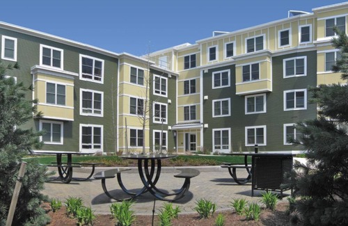 Cambridgeport Apartment | Harvard & MIT at Your Doorstep – 2BR GemnShuttle bus 2 and from airport King Bed