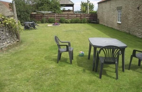 Levisham Cottage | HARVEST COTTAGE, pet friendly, character holiday cottage in Levisham