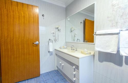 Gunnedah Hotel | Harvest Lodge Motel - Gunnedah
