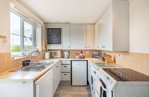 Grundisburgh Cottage | HARVEST MOON, family friendly, with open fire in Grundisburgh