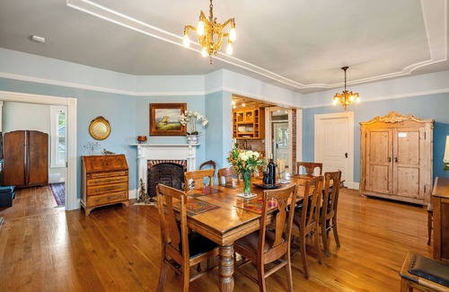 Paso Robles House | Harvest Wine Month Openings! Perfectly Paired Getaway with Pool & Hot Tub -Tolle